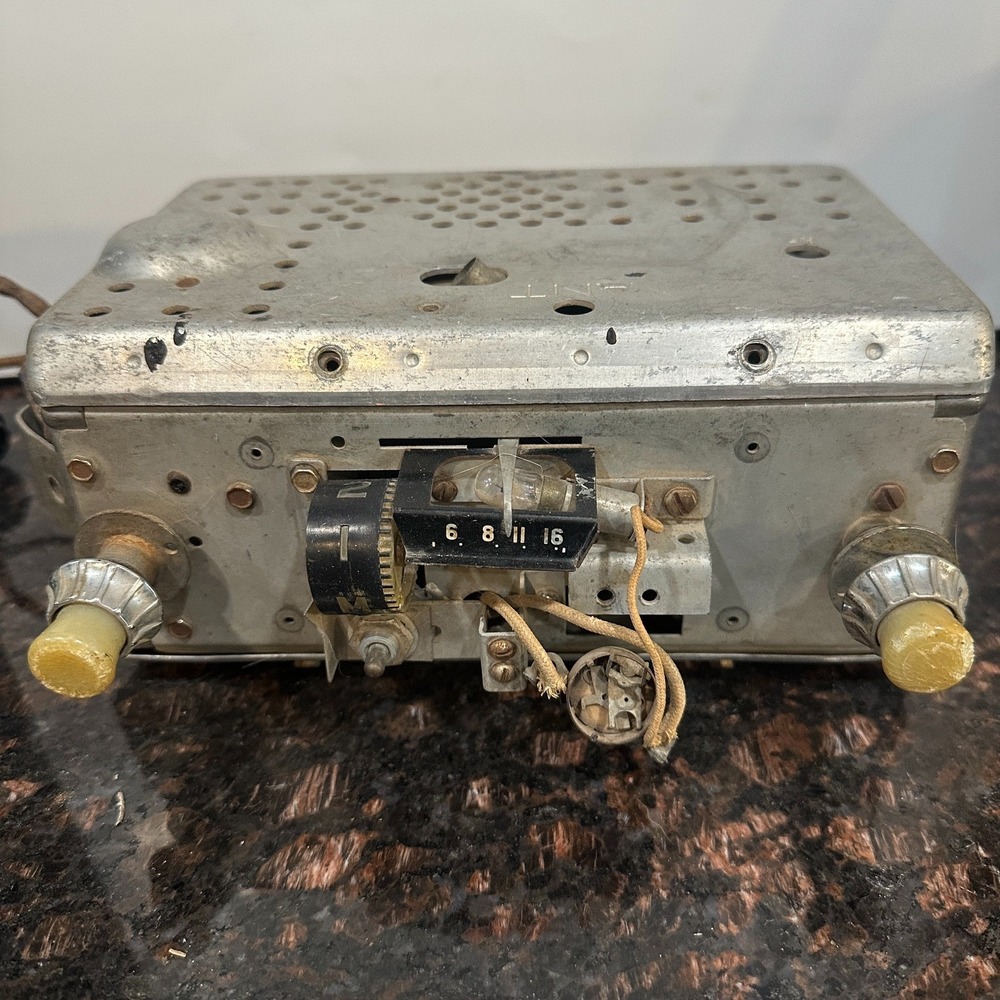 VINTAGE Hudson DB 47 Automotive Radio Receiver Car Radio ZH 84806 RETIRED